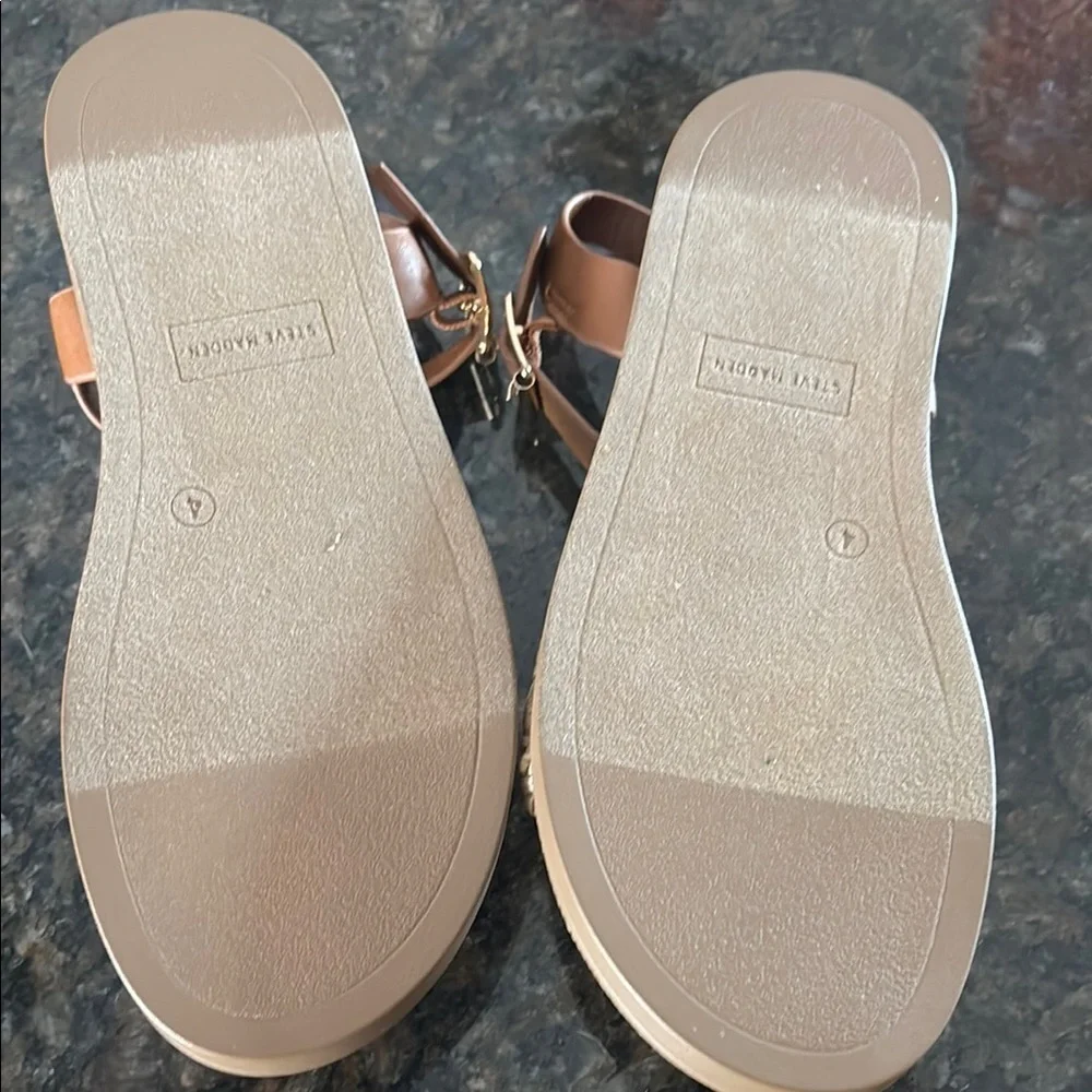 New Girls Steve Madden Tan and Cream Sandals 4